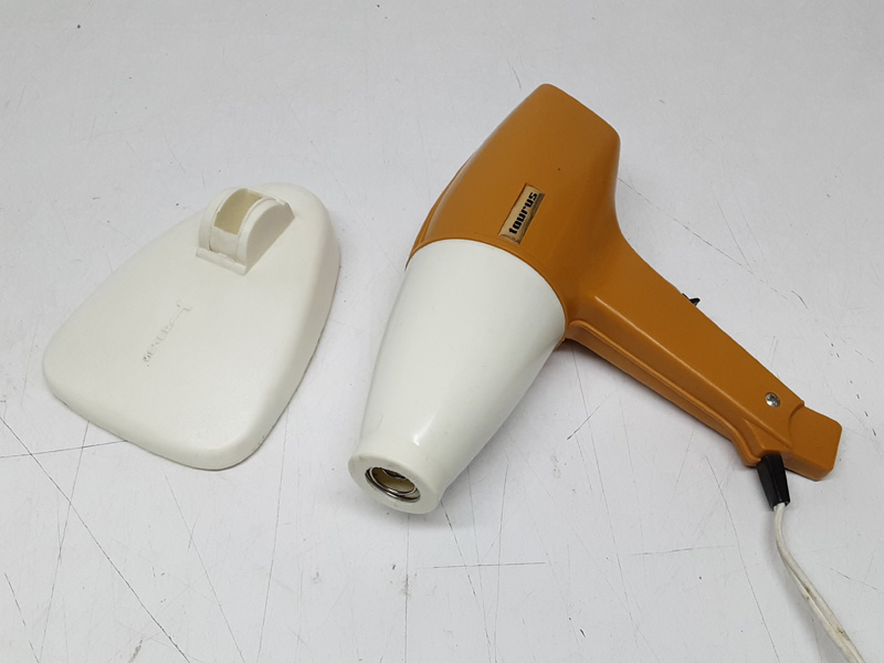 secador pelo+base colgar taurus pl†stico naranja 220v 14'5x10'5x5 18x20x7 1u.